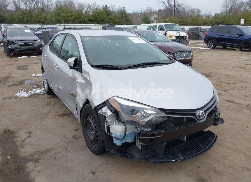 2015 Toyota Corolla LE (VIN 2T1BURHE2FC475200) main photo