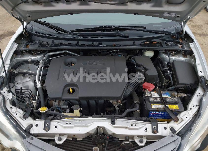 Photo 10 of 2015 Toyota Corolla LE (VIN 2T1BURHE2FC475200)