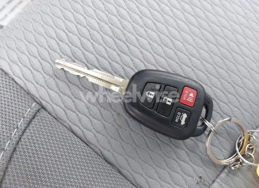 Photo 11 of 2015 Toyota Corolla LE (VIN 2T1BURHE2FC475200)