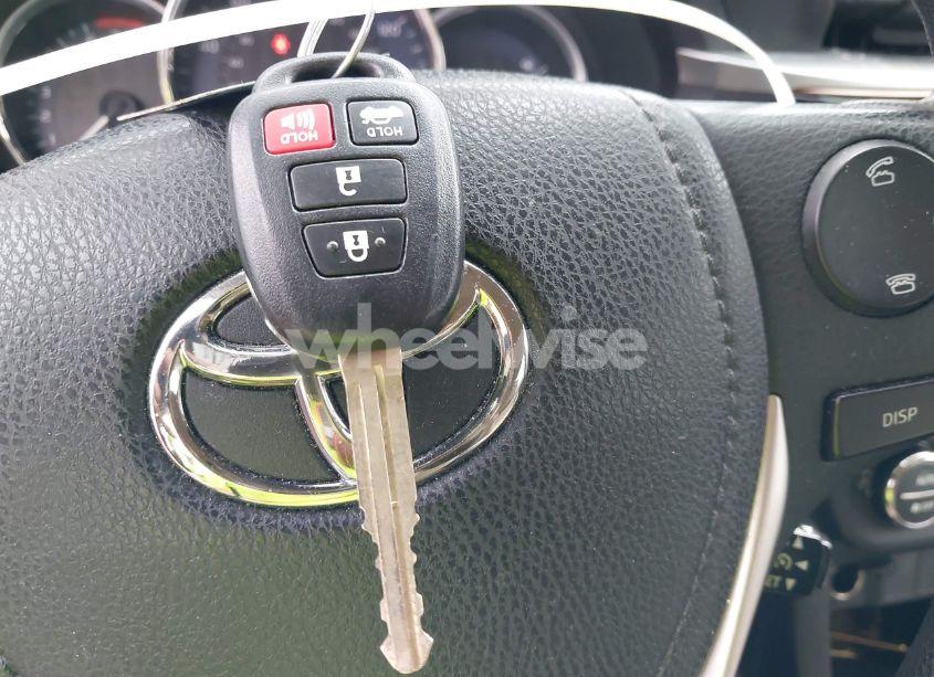 Photo 11 of 2015 Toyota Corolla LE (VIN 2T1BURHE2FC480896)