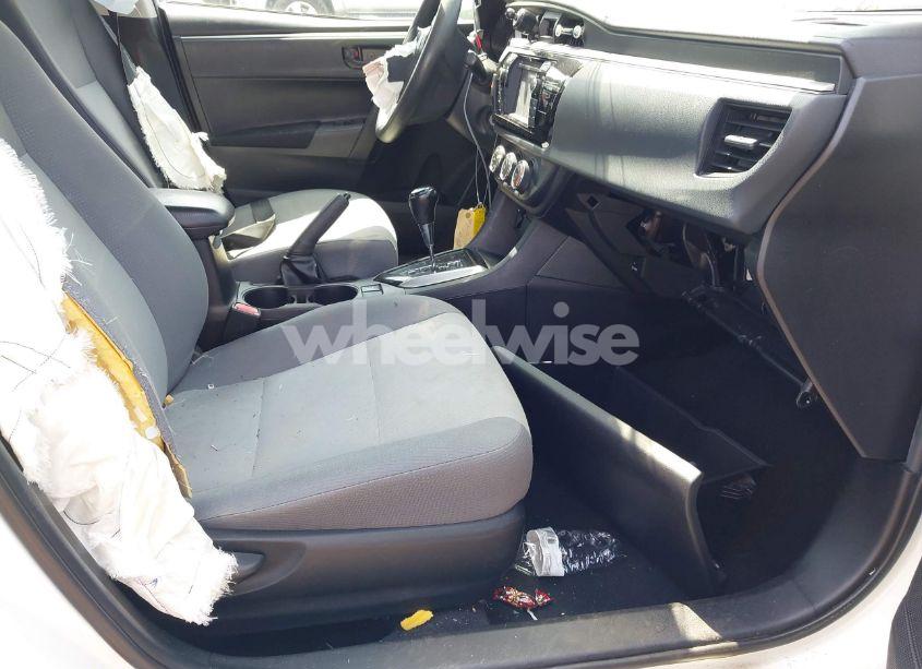 Photo 5 of 2016 Toyota Corolla L (VIN 2T1BURHE2GC496520)