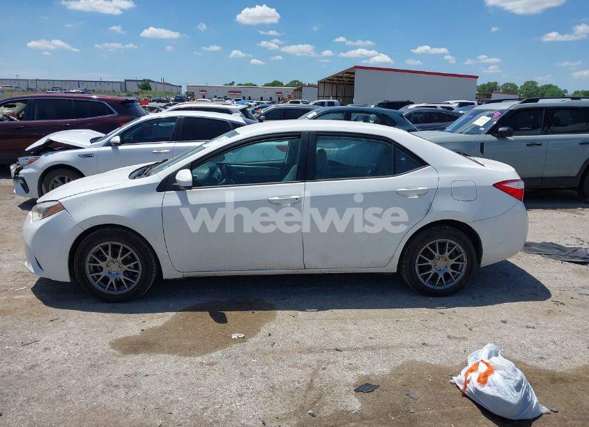 Photo 14 of 2016 Toyota Corolla LE (VIN 2T1BURHE2GC548597)