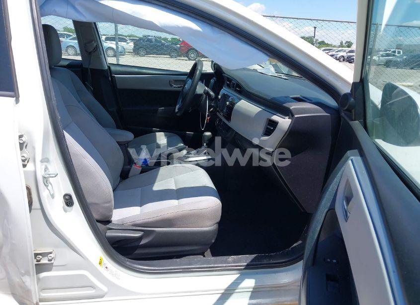 Photo 5 of 2016 Toyota Corolla LE (VIN 2T1BURHE2GC548597)