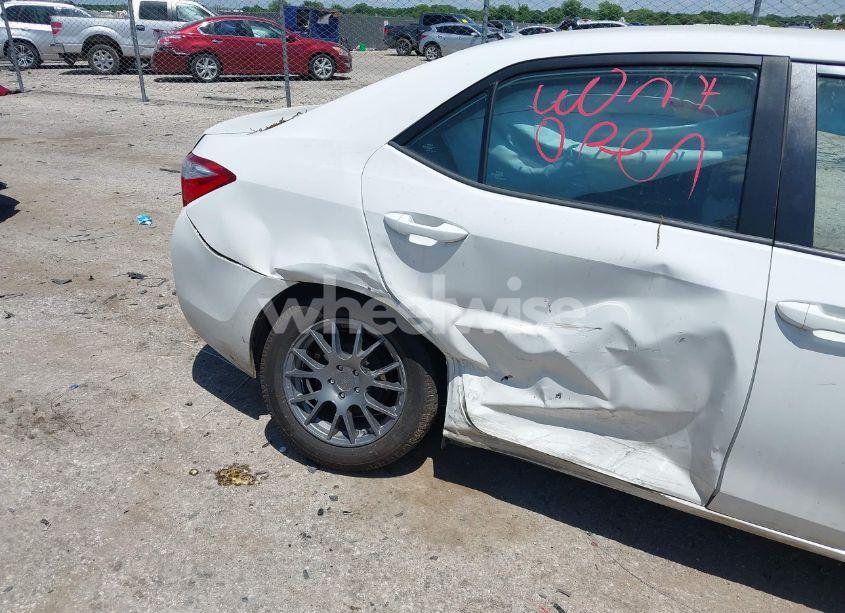 Photo 6 of 2016 Toyota Corolla LE (VIN 2T1BURHE2GC548597)