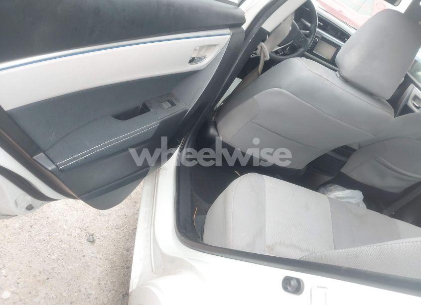 Photo 8 of 2016 Toyota Corolla LE (VIN 2T1BURHE2GC548597)