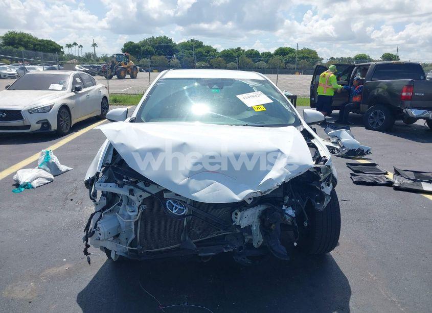 Photo 12 of 2016 Toyota Corolla LE (VIN 2T1BURHE2GC575265)