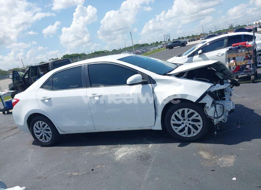 Photo 13 of 2016 Toyota Corolla LE (VIN 2T1BURHE2GC575265)