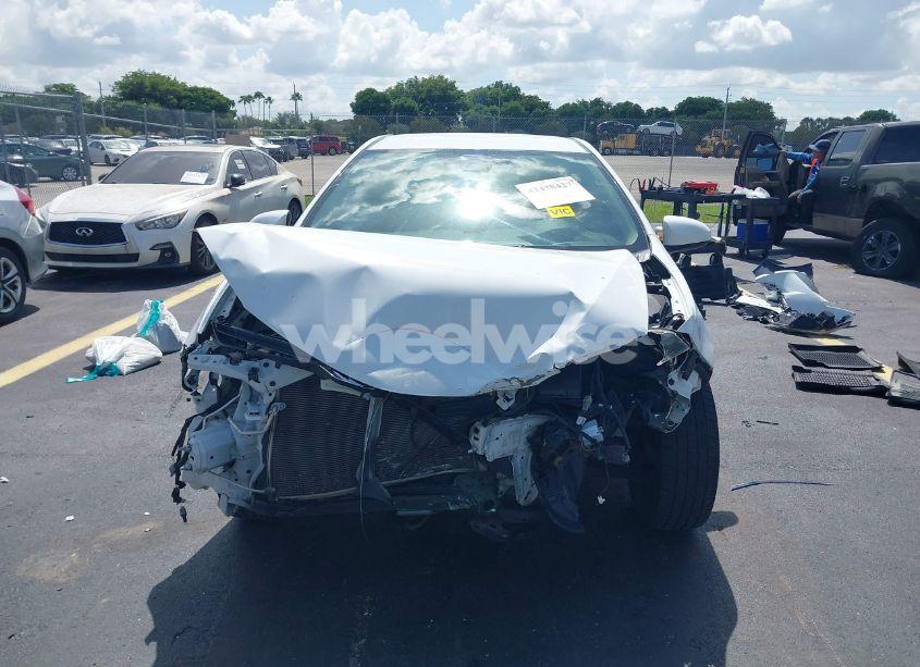 Photo 6 of 2016 Toyota Corolla LE (VIN 2T1BURHE2GC575265)