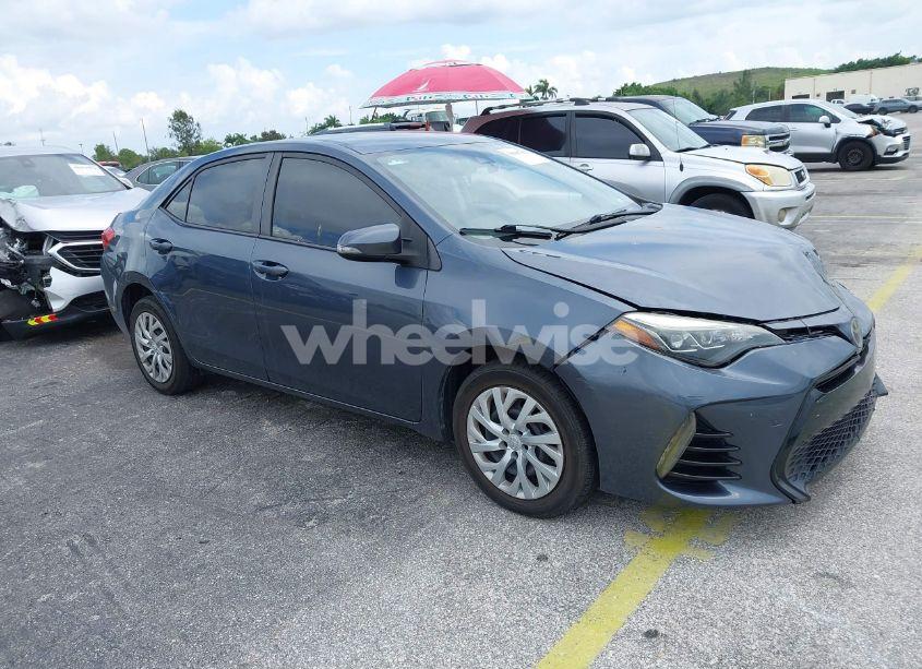 2016 Toyota Corolla LE (VIN 2T1BURHE2GC593779) main photo