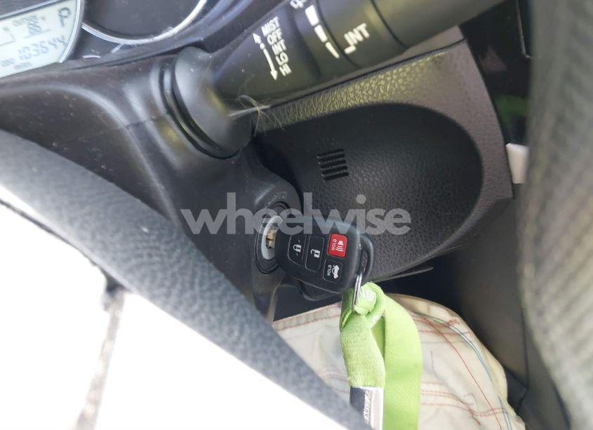 Photo 11 of 2016 Toyota Corolla LE (VIN 2T1BURHE2GC609818)