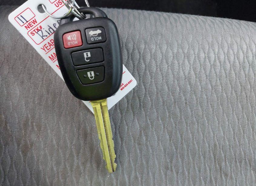 Photo 11 of 2016 Toyota Corolla LE (VIN 2T1BURHE2GC627185)