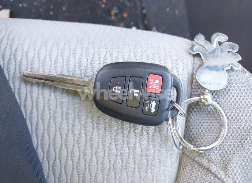 Photo 11 of 2016 Toyota Corolla LE (VIN 2T1BURHE2GC628630)