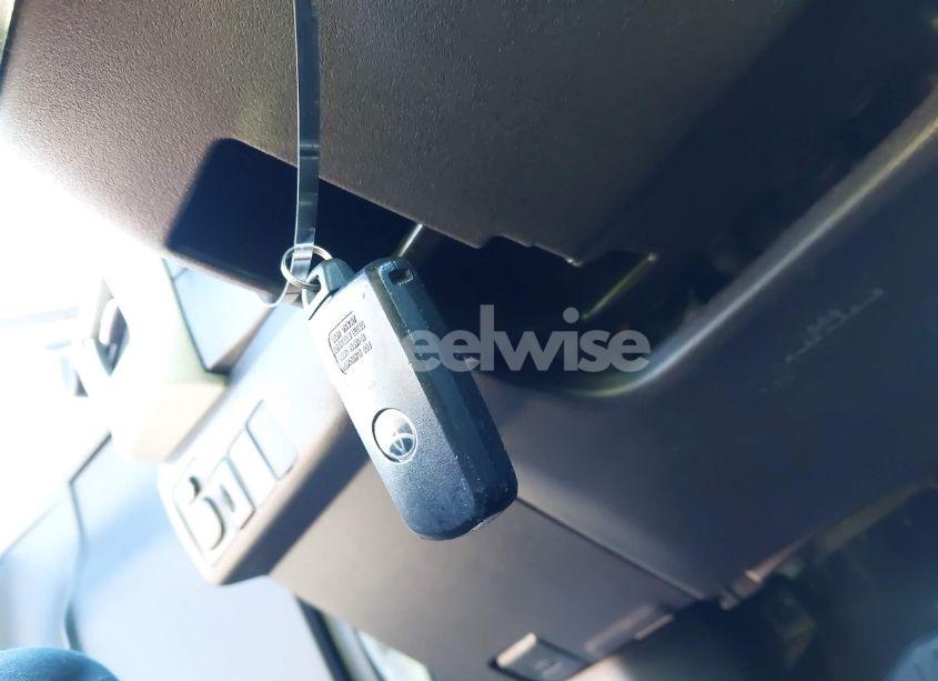 Photo 11 of 2016 Toyota Corolla L/LE/LE PLS/PRM/S/S PLS (VIN 2T1BURHE2GC671333)