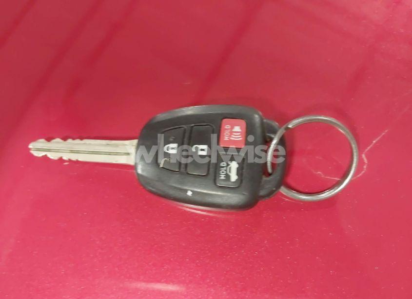 Photo 11 of 2016 Toyota Corolla LE (VIN 2T1BURHE2GC674216)