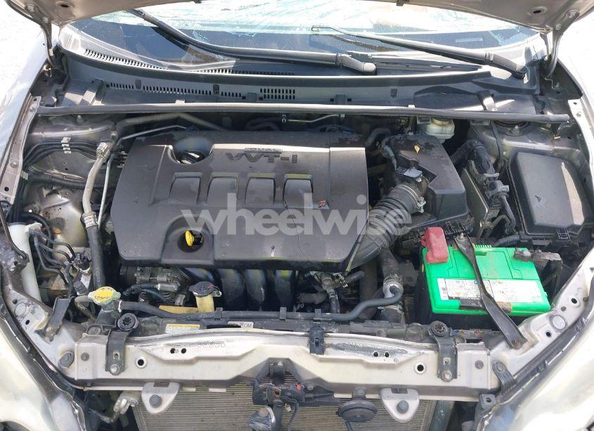Photo 10 of 2016 Toyota Corolla LE (VIN 2T1BURHE2GC675009)