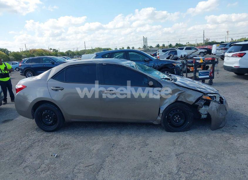 Photo 14 of 2016 Toyota Corolla LE (VIN 2T1BURHE2GC675009)