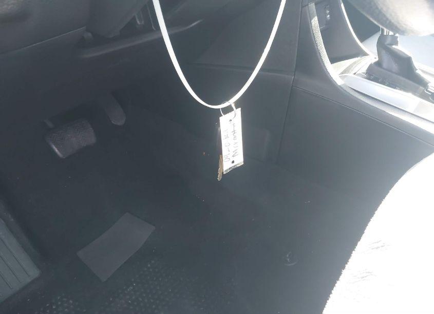 Photo 11 of 2016 Toyota Corolla LE (VIN 2T1BURHE2GC690920)