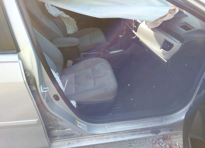 Photo 5 of 2016 Toyota Corolla LE (VIN 2T1BURHE2GC702726)