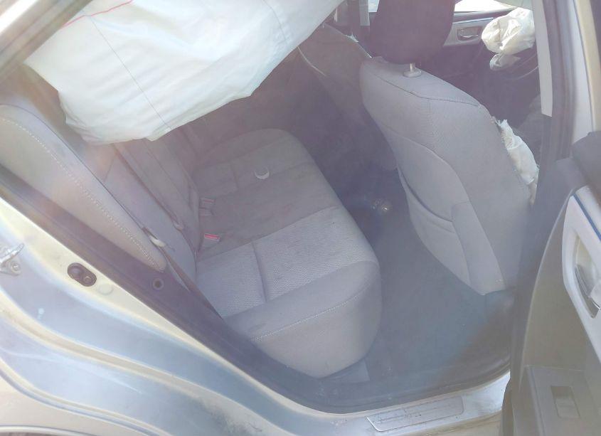 Photo 8 of 2016 Toyota Corolla LE (VIN 2T1BURHE2GC702726)