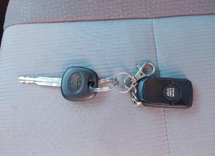 Photo 11 of 2016 Toyota Corolla L (VIN 2T1BURHE2GC720952)