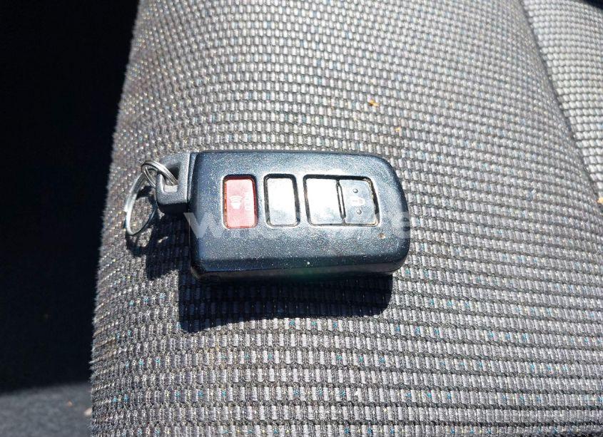 Photo 11 of 2017 Toyota Corolla L/LE/XLE/SE/XSE (VIN 2T1BURHE2HC747375)