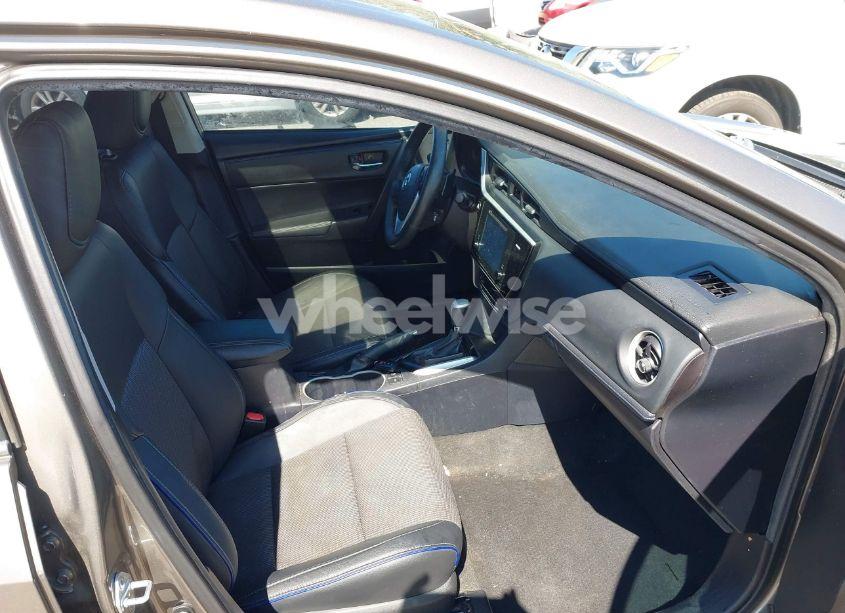 Photo 5 of 2017 Toyota Corolla L/LE/XLE/SE/XSE (VIN 2T1BURHE2HC747375)