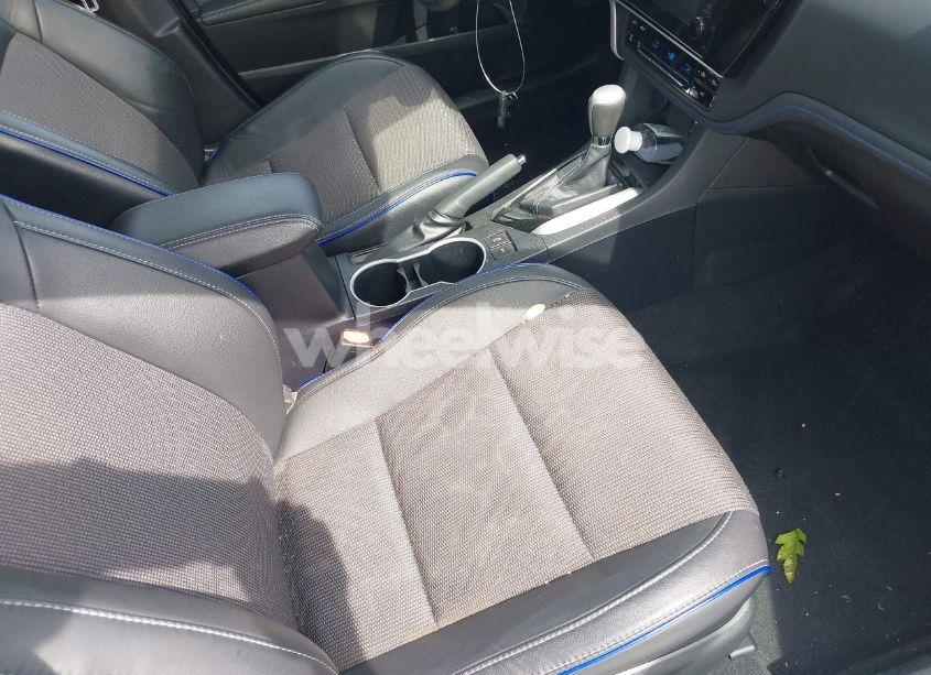 Photo 5 of 2017 Toyota Corolla SE (VIN 2T1BURHE2HC749126)