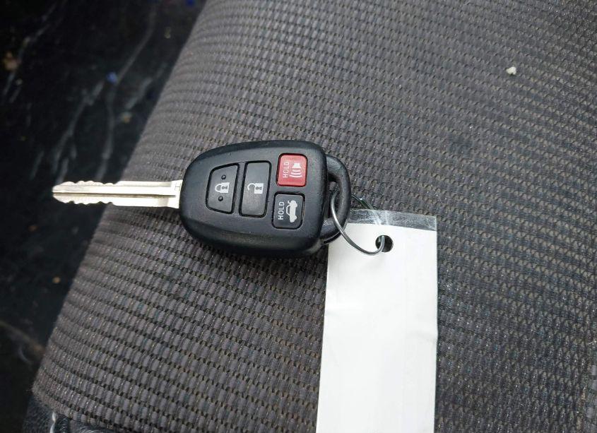 Photo 11 of 2017 Toyota Corolla SE (VIN 2T1BURHE2HC750664)