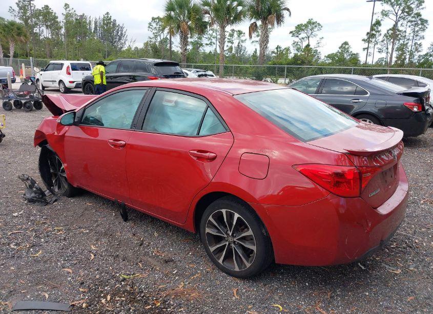 Photo 3 of 2017 Toyota Corolla SE (VIN 2T1BURHE2HC750664)