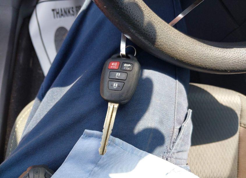 Photo 11 of 2017 Toyota Corolla LE (VIN 2T1BURHE2HC754553)