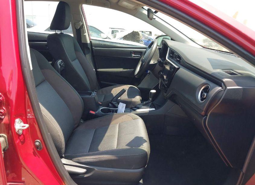 Photo 5 of 2017 Toyota Corolla LE (VIN 2T1BURHE2HC754553)