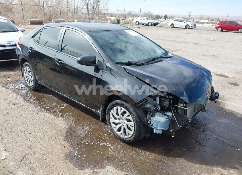 2017 Toyota Corolla LE (VIN 2T1BURHE2HC772597) main photo