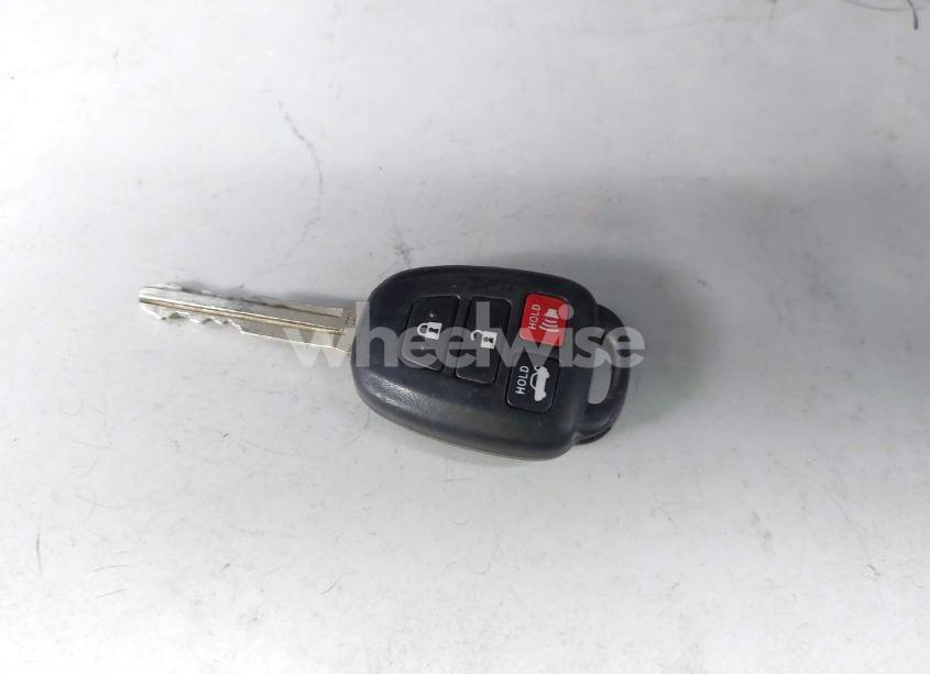 Photo 11 of 2017 Toyota Corolla LE (VIN 2T1BURHE2HC772597)