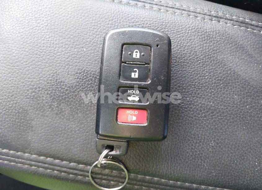 Photo 11 of 2017 Toyota Corolla L/LE/XLE/SE/XSE (VIN 2T1BURHE2HC773152)