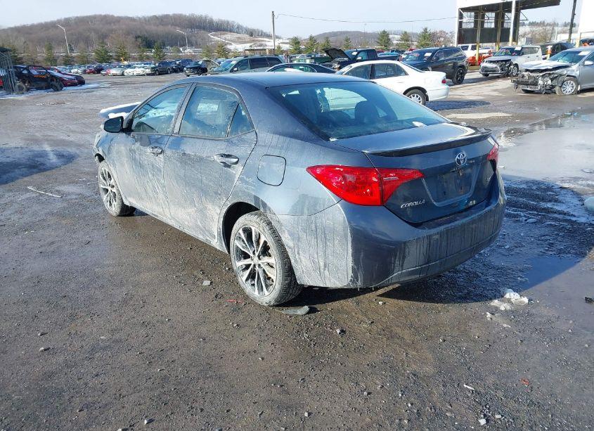 Photo 3 of 2017 Toyota Corolla SE (VIN 2T1BURHE2HC777699)