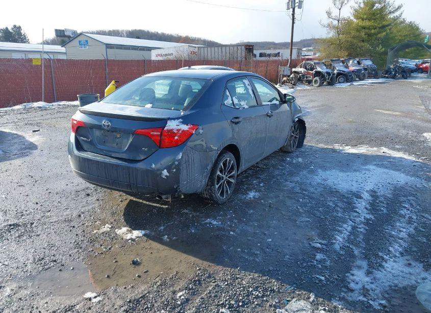 Photo 4 of 2017 Toyota Corolla SE (VIN 2T1BURHE2HC777699)