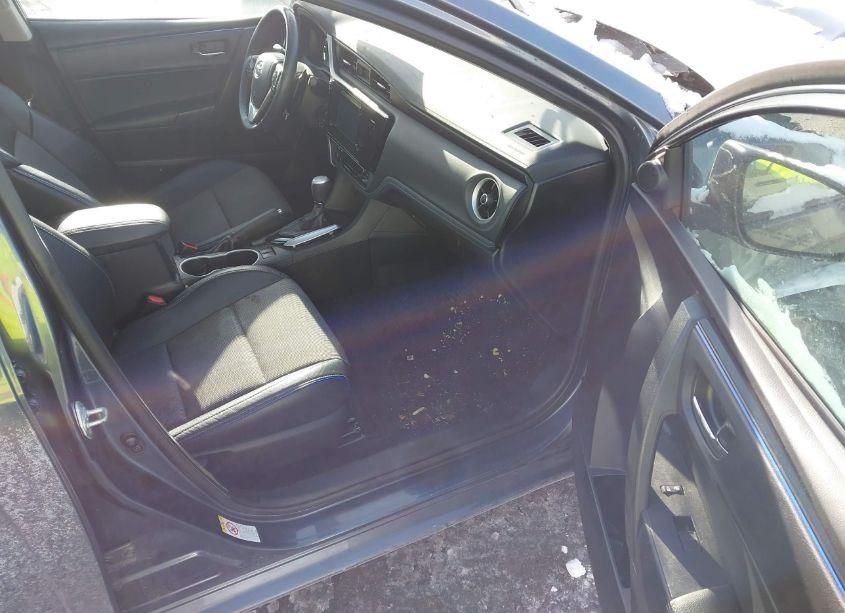 Photo 5 of 2017 Toyota Corolla SE (VIN 2T1BURHE2HC777699)