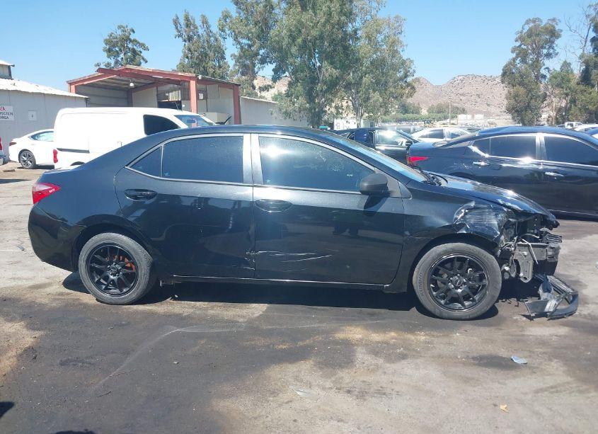 Photo 13 of 2017 Toyota Corolla L/LE/XLE/SE/XSE (VIN 2T1BURHE2HC811284)