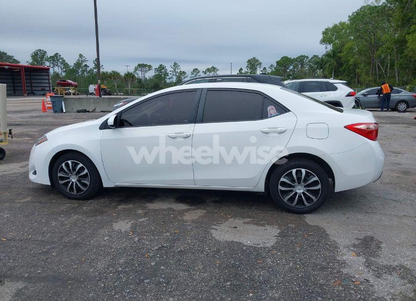Photo 14 of 2017 Toyota Corolla LE (VIN 2T1BURHE2HC811835)