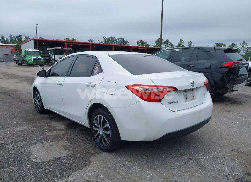 Photo 3 of 2017 Toyota Corolla LE (VIN 2T1BURHE2HC811835)