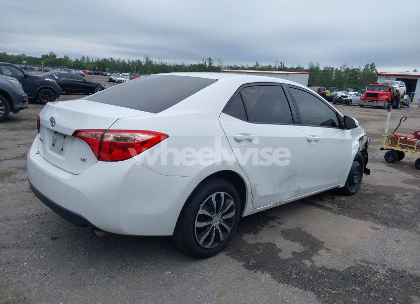 Photo 4 of 2017 Toyota Corolla LE (VIN 2T1BURHE2HC811835)