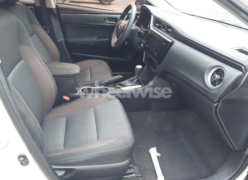 Photo 5 of 2017 Toyota Corolla LE (VIN 2T1BURHE2HC811835)