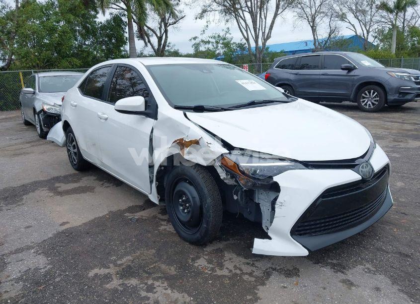 Photo 6 of 2017 Toyota Corolla LE (VIN 2T1BURHE2HC811835)