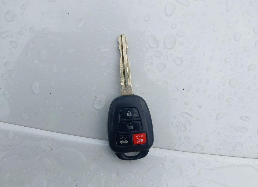 Photo 11 of 2017 Toyota Corolla SE (VIN 2T1BURHE2HC812709)