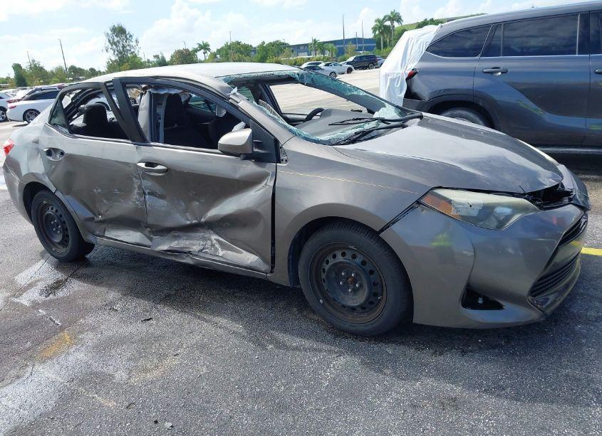 Photo 19 of 2017 Toyota Corolla LE (VIN 2T1BURHE2HC836198)