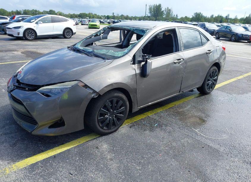 Photo 2 of 2017 Toyota Corolla LE (VIN 2T1BURHE2HC836198)