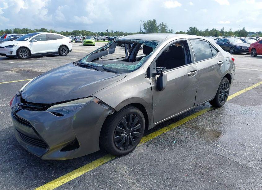 Photo 22 of 2017 Toyota Corolla LE (VIN 2T1BURHE2HC836198)