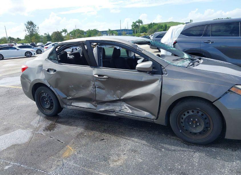 Photo 6 of 2017 Toyota Corolla LE (VIN 2T1BURHE2HC836198)