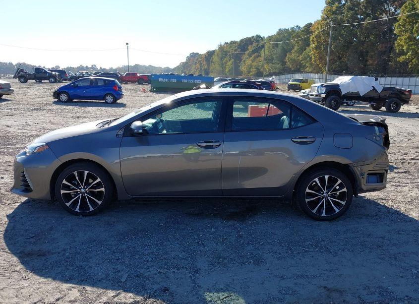 Photo 15 of 2017 Toyota Corolla SE (VIN 2T1BURHE2HC840493)