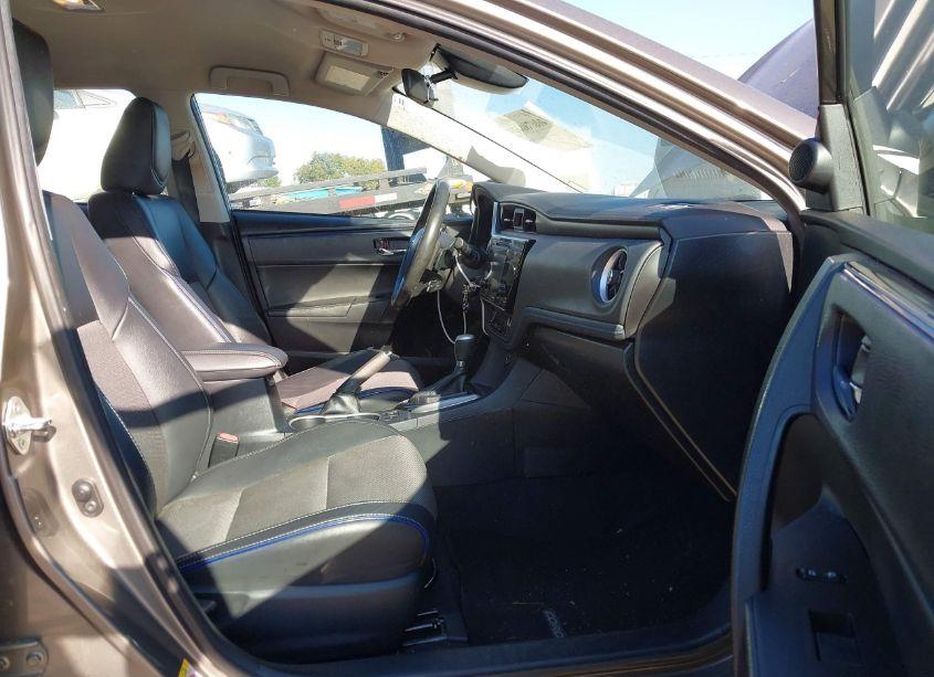 Photo 5 of 2017 Toyota Corolla SE (VIN 2T1BURHE2HC840493)